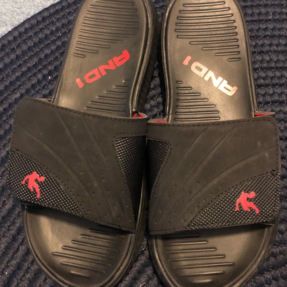 AND1 Men’s Slides NWOT